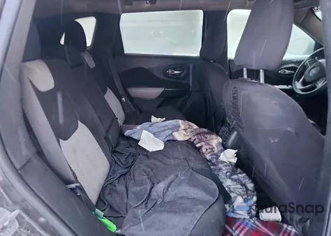 2014 Jeep Cherokee Latitude z USA, uszkodzony, nr VIN 1C4PJMCB8EW268069